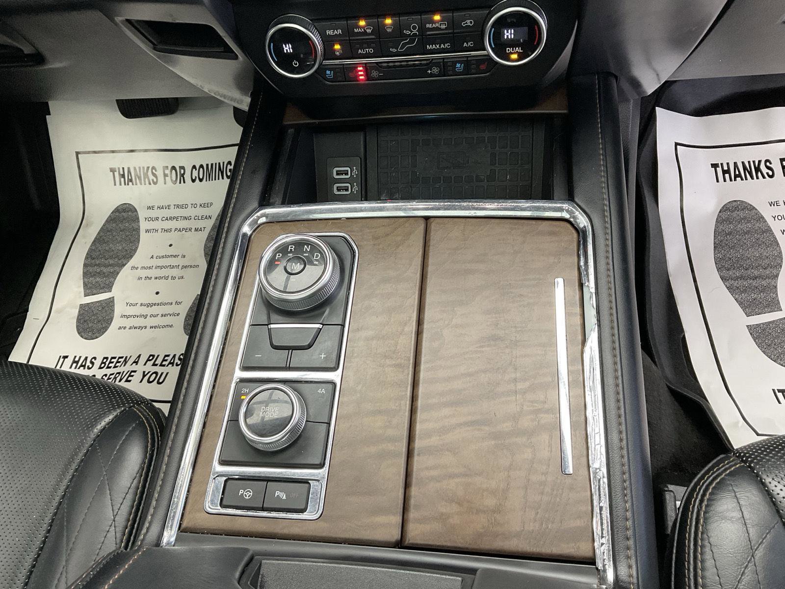 Used 2018 Ford Expedition Platinum image 12
