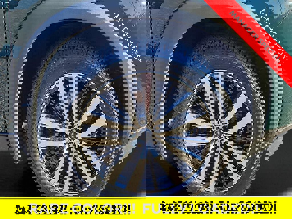 Used 2024 Nissan Pathfinder Platinum w/ Cargo Package AWD/4WD image 4