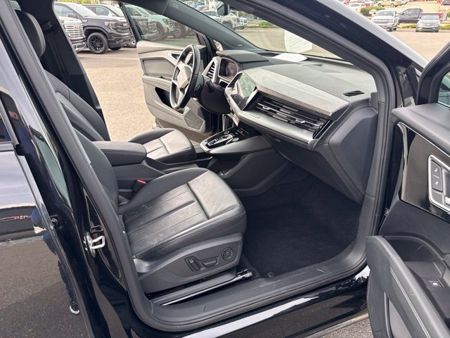 Used 2024 Audi Q4 e-tron Premium Plus AWD/4WD image 9