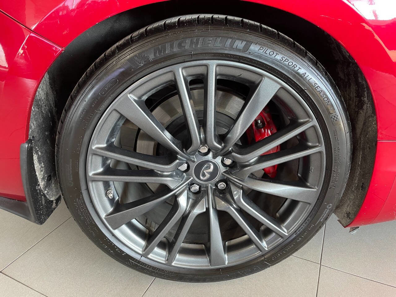 Used 2017 INFINITI Q60 Red Sport 400 image 12