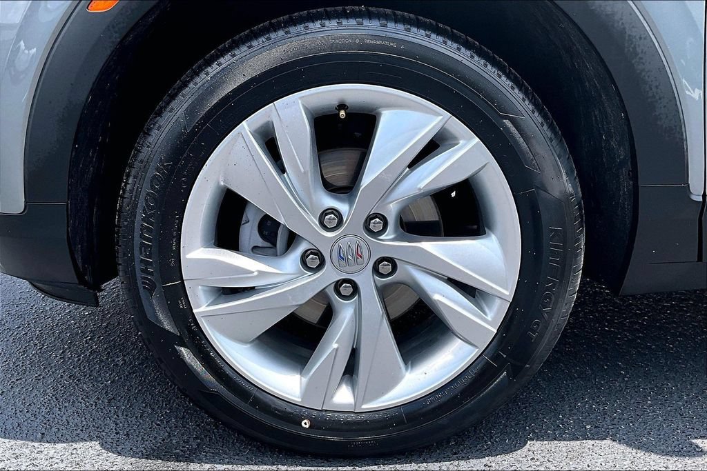 Used 2025 Buick Encore GX Preferred AWD/4WD image 32