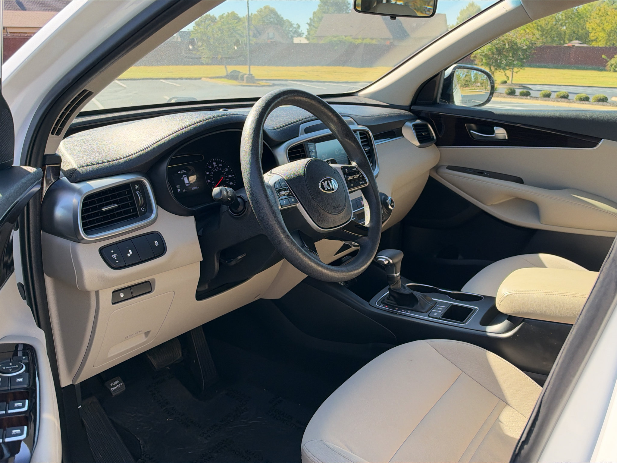 Used 2019 Kia Sorento AWD V6 image 10