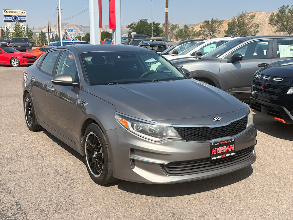 Used 2016 Kia Optima LX w/ Option Group 014 FWD image 7