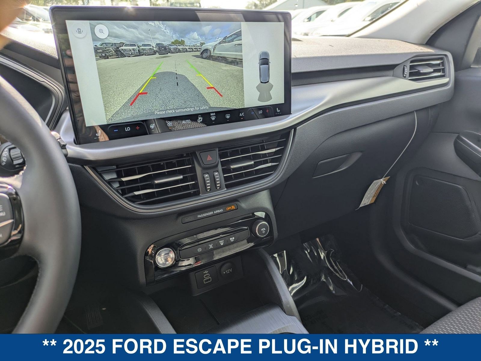New 2025 Ford Escape SE image 32