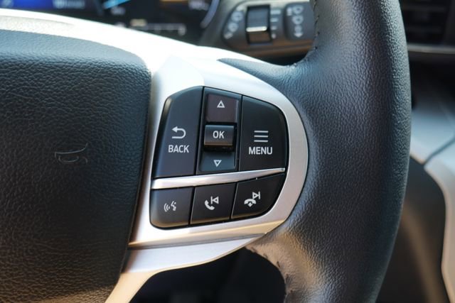 Used 2024 Ford Explorer XLT w/ Equipment Group 202A AWD/4WD image 18