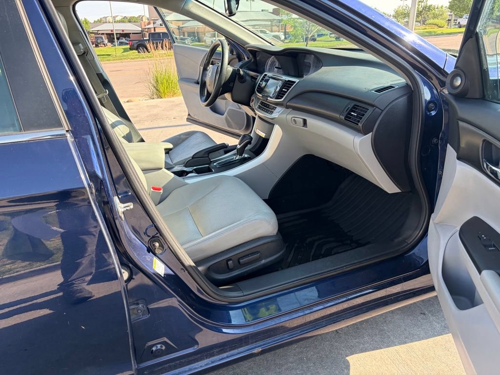 Used 2013 Honda Accord EX-L image 17