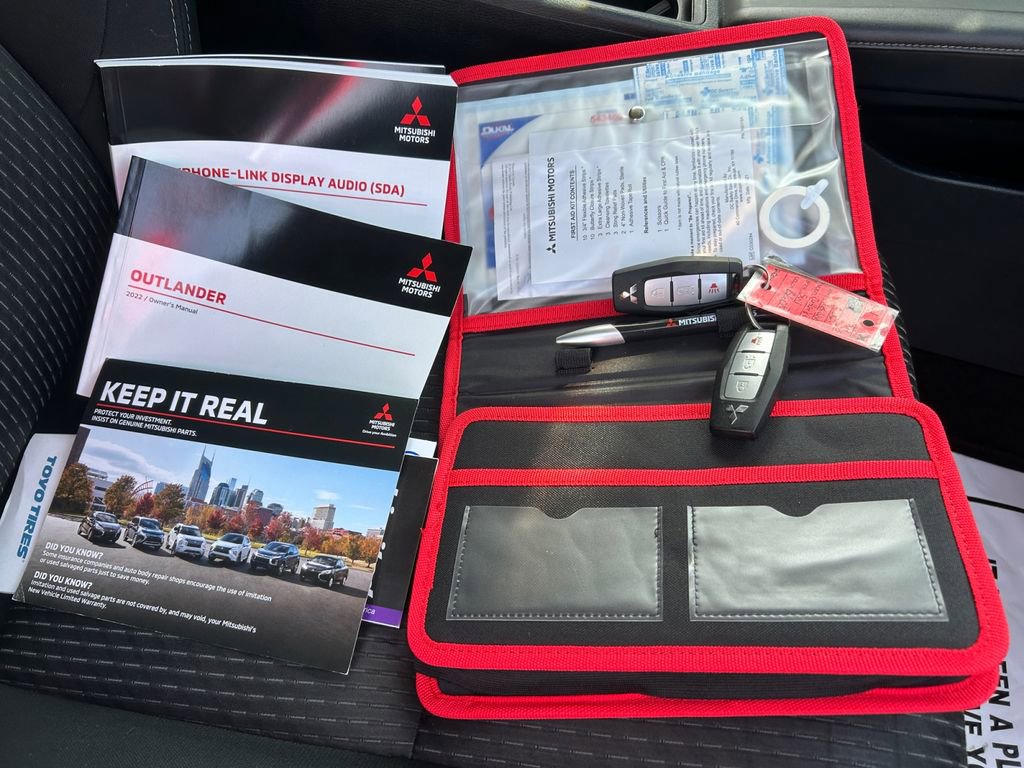 Used 2022 Mitsubishi Outlander ES image 18