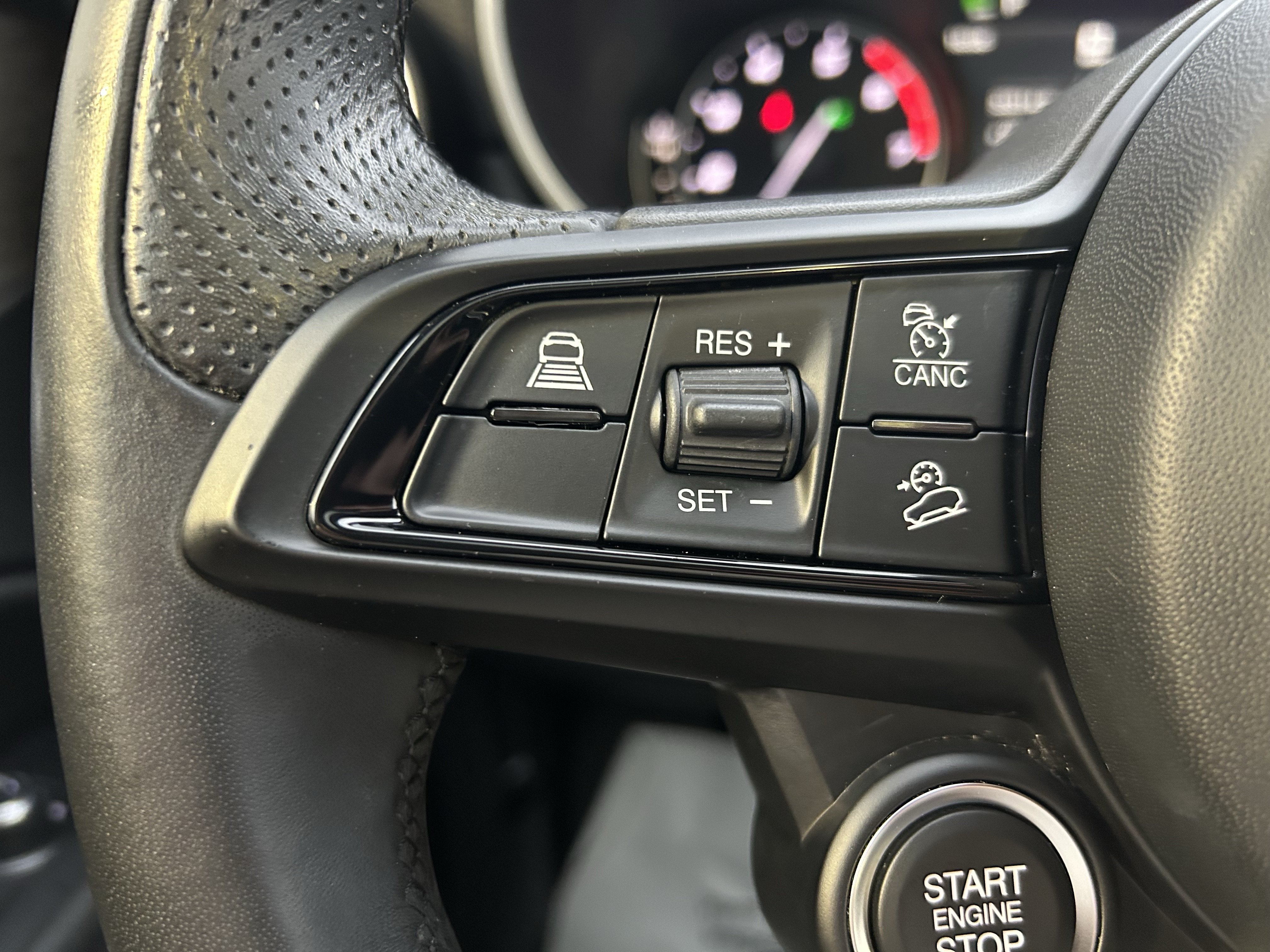 Used 2023 Alfa Romeo Stelvio Ti AWD/4WD image 24