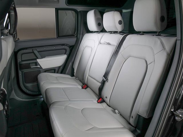 New 2026 Land Rover Defender 110 X-Dynamic SE AWD/4WD image 5