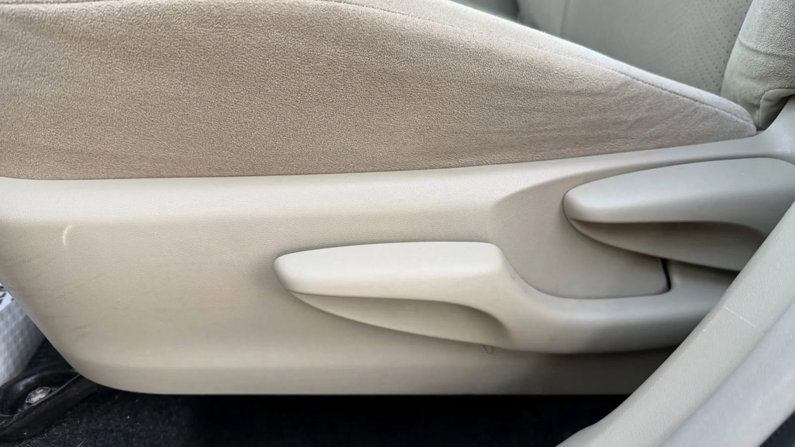 Used 2014 Toyota Prius Four image 21