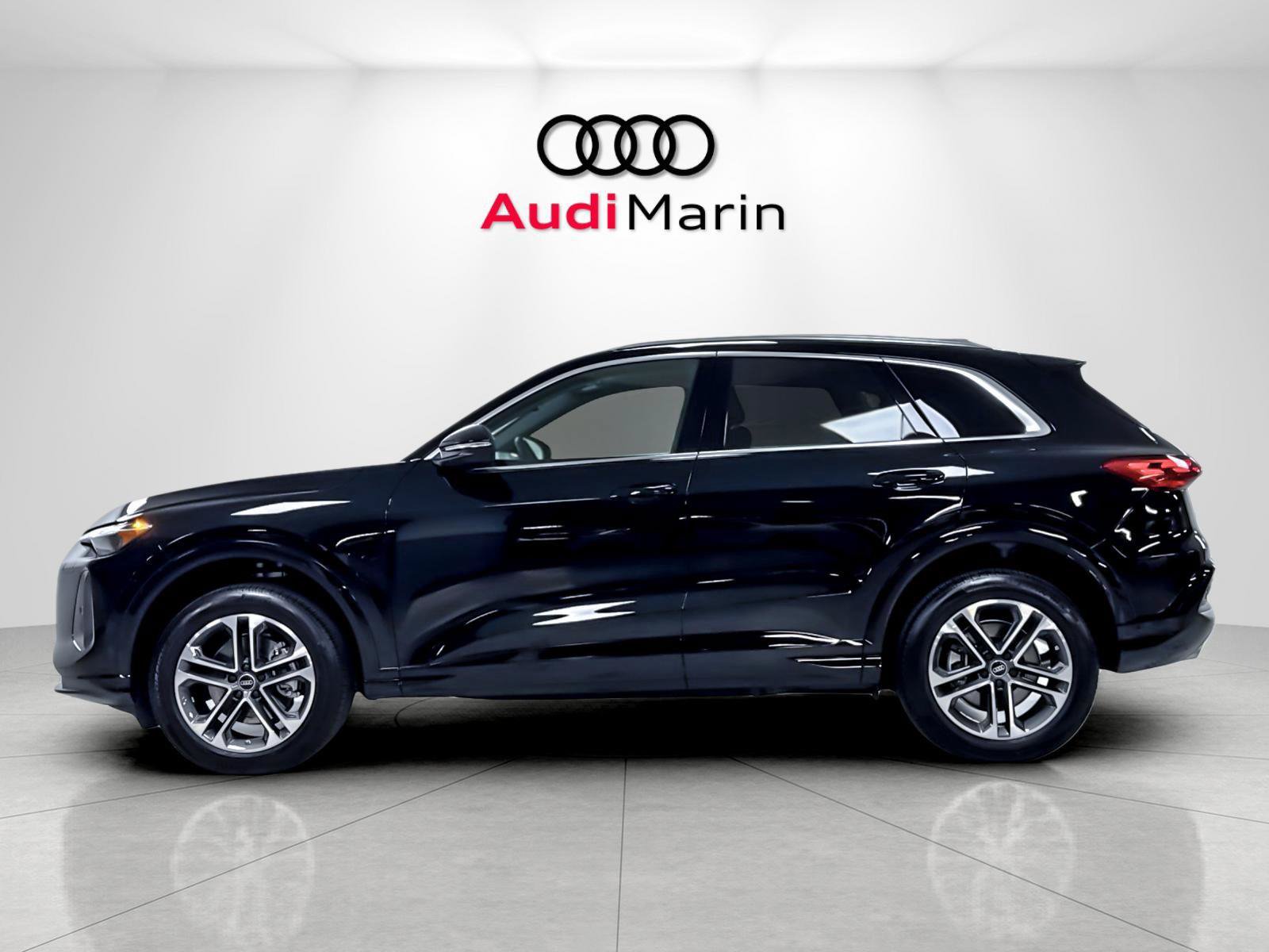 Certified 2026 Audi Q5 Premium AWD/4WD image 2
