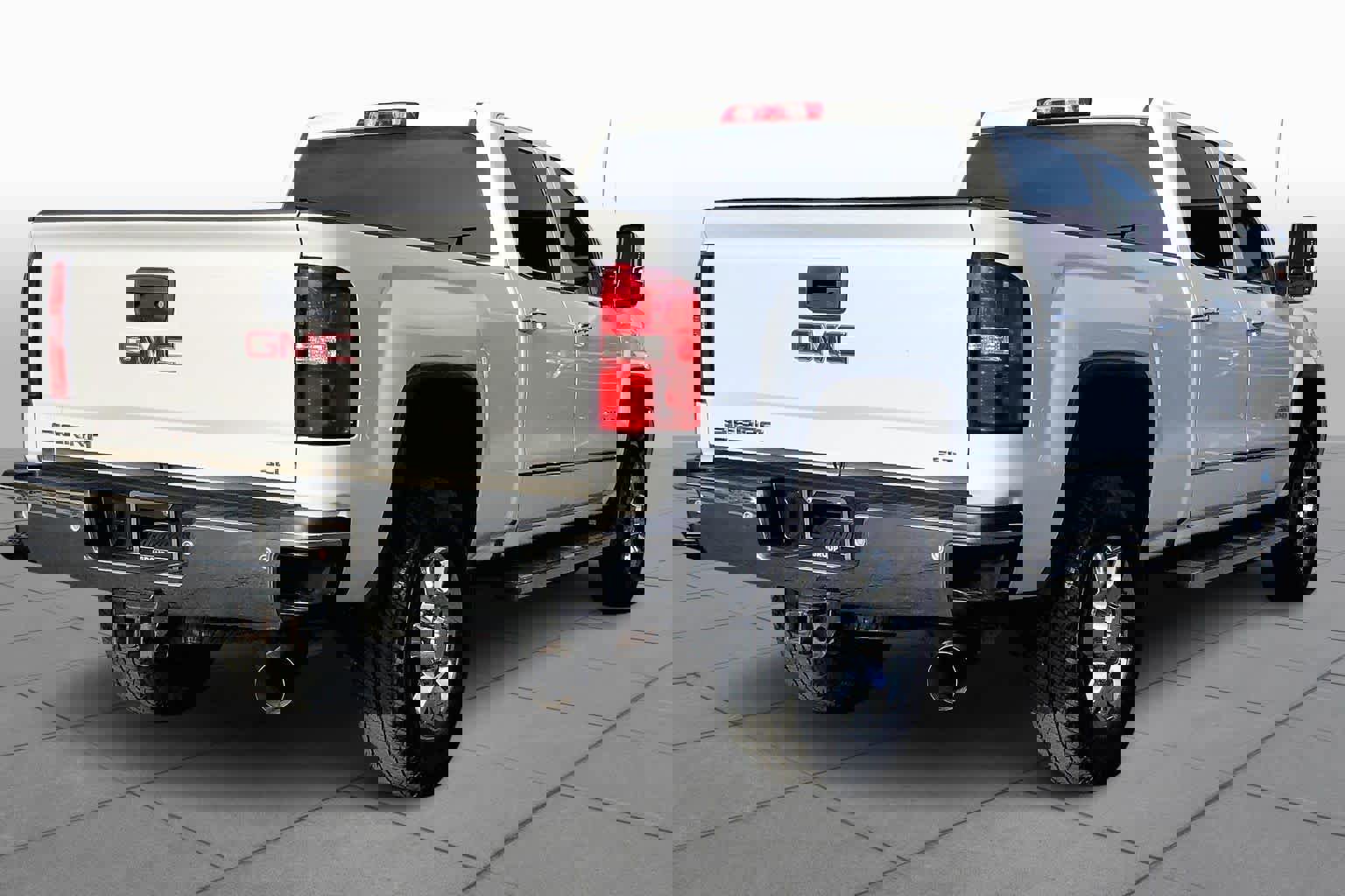 Used 2018 GMC Sierra 3500 SLT w/ Duramax Plus Package image 13