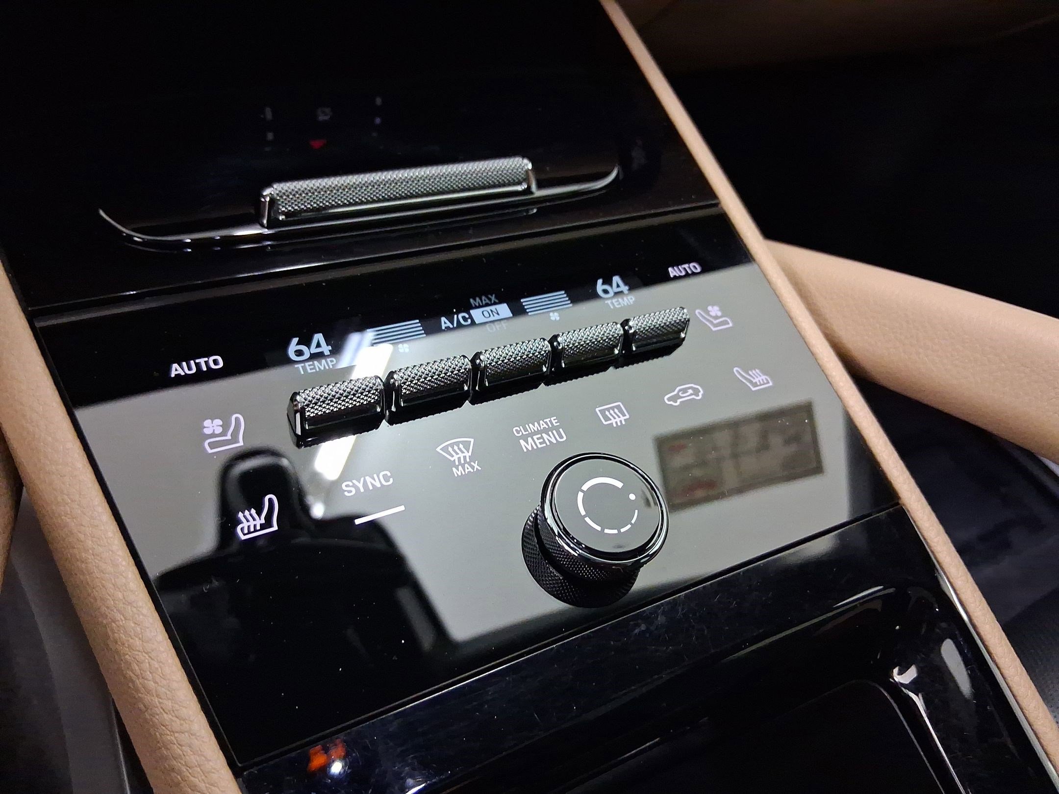 Certified 2024 Porsche Cayenne Coupe image 17