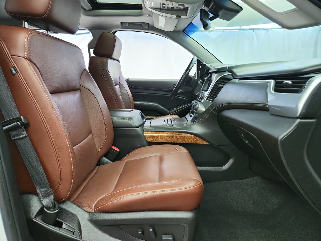 Used 2019 Chevrolet Suburban Premier w/ Premier Plus Edition AWD/4WD image 34