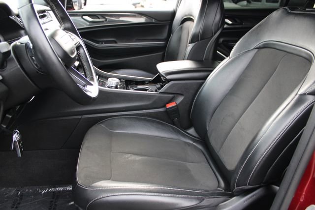 Used 2021 Jeep Grand Cherokee L Laredo image 34