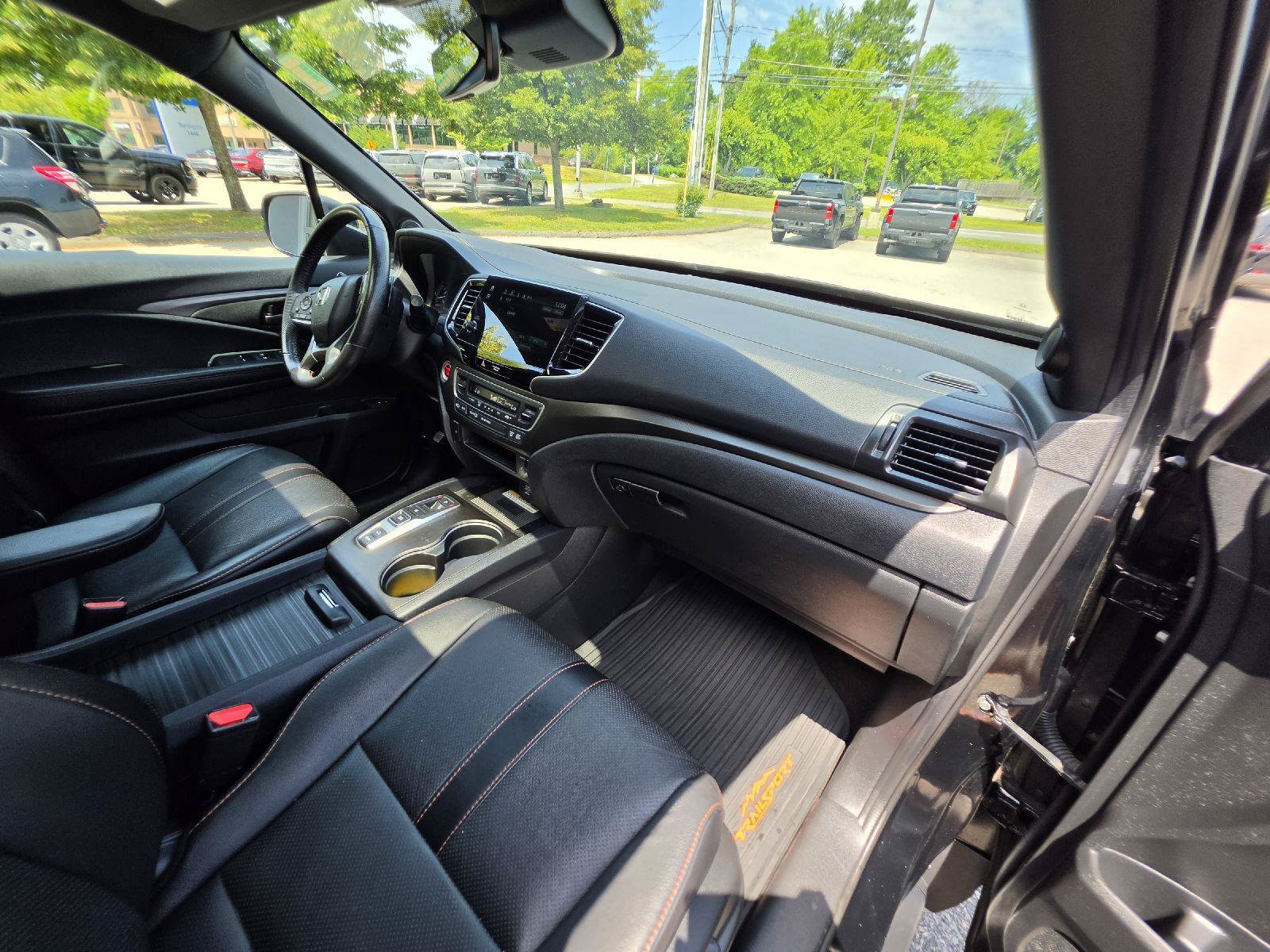 Used 2023 Honda Passport TrailSport image 17