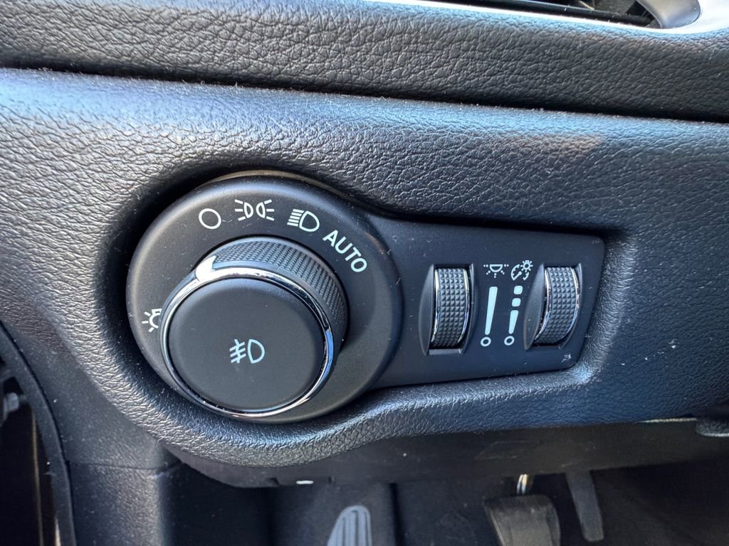 Used 2021 Chrysler Pacifica Touring-L w/ S Appearance Package image 24