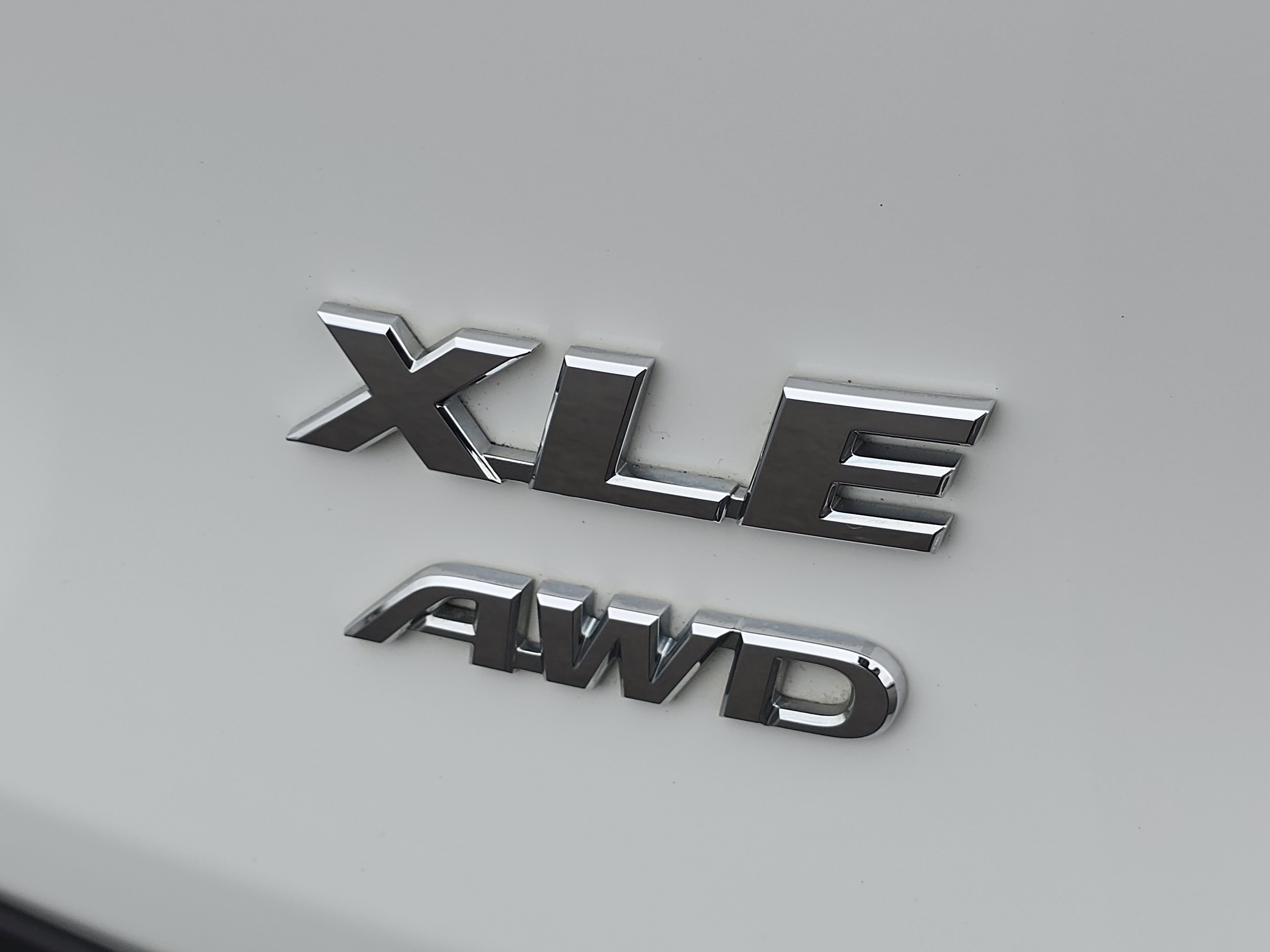 Used 2021 Toyota RAV4 XLE image 11