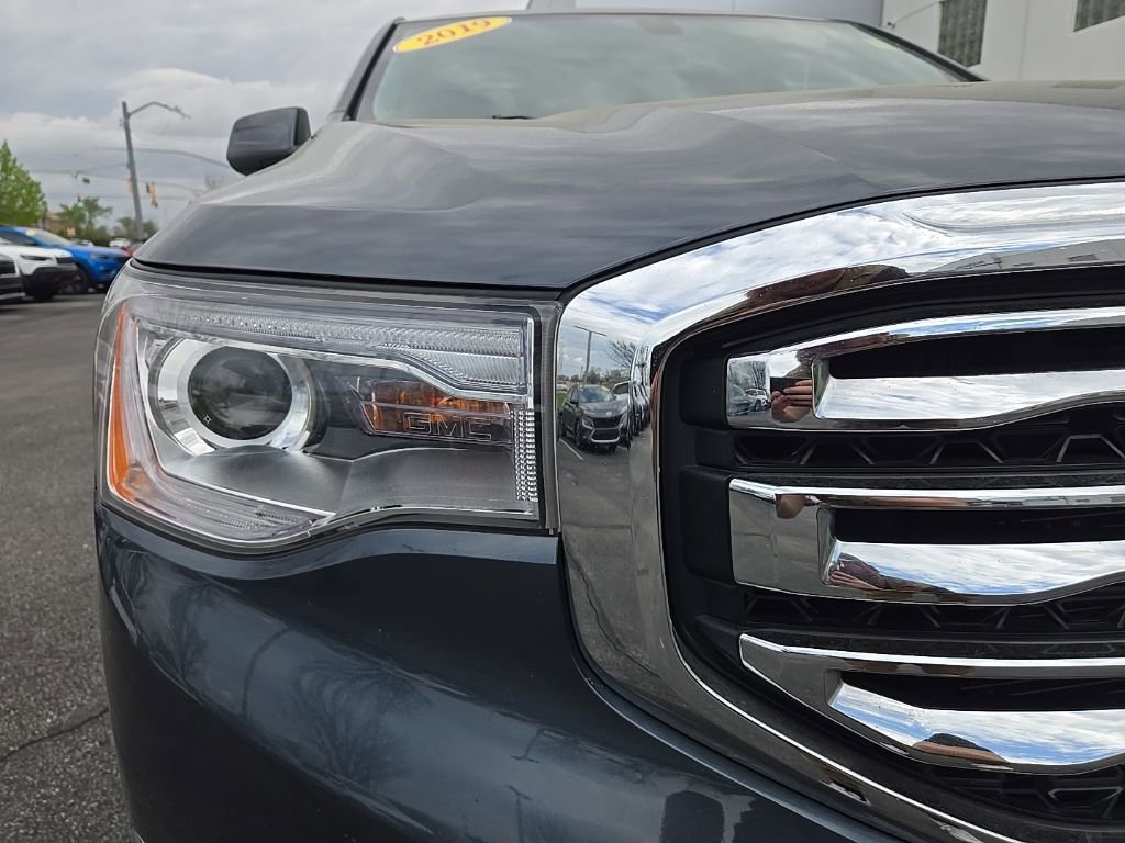 Used 2019 GMC Acadia SLT w/ LPO, Floor Liner Package FWD image 19