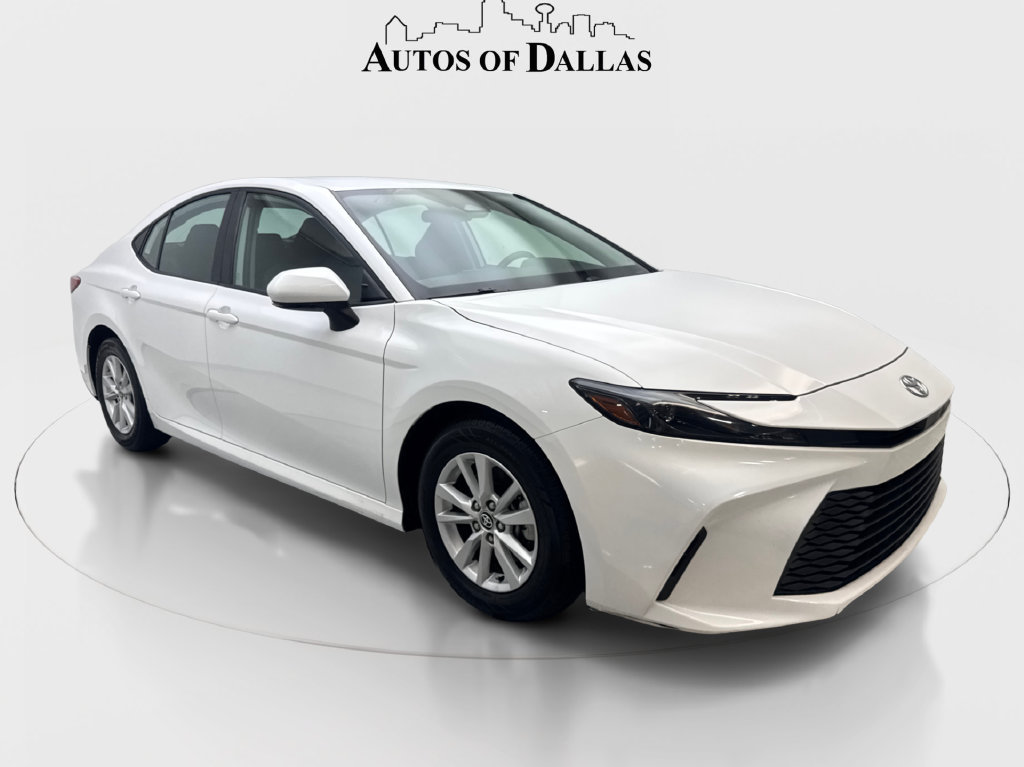 Used 2025 Toyota Camry LE FWD image 5