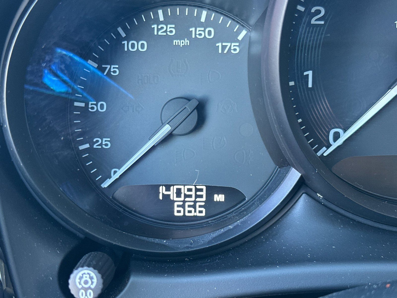 Used 2022 Porsche Macan w/ Premium Package Plus image 25