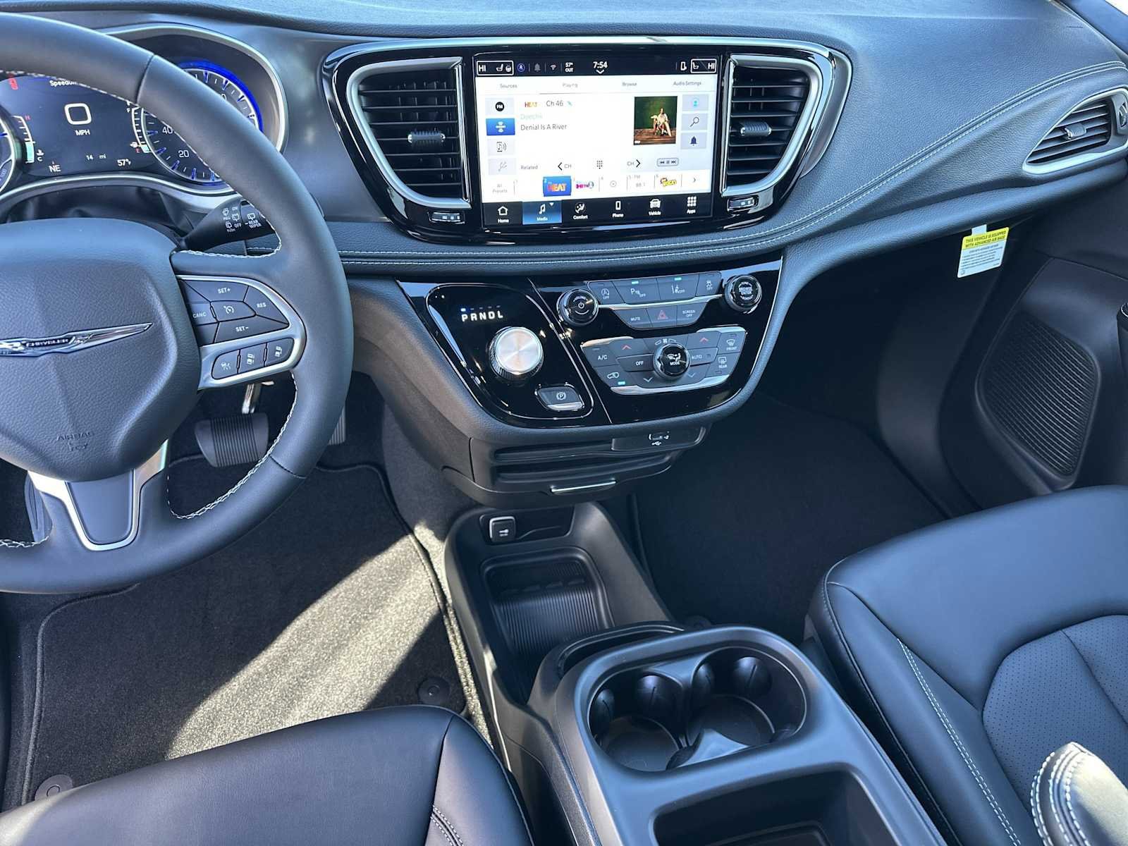 New 2026 Chrysler Pacifica Select FWD image 26