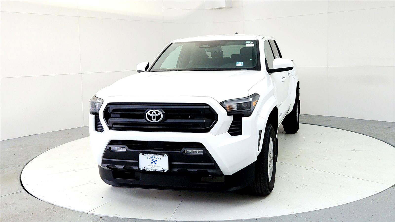 New 2026 Toyota Tacoma SR5 AWD/4WD image 2