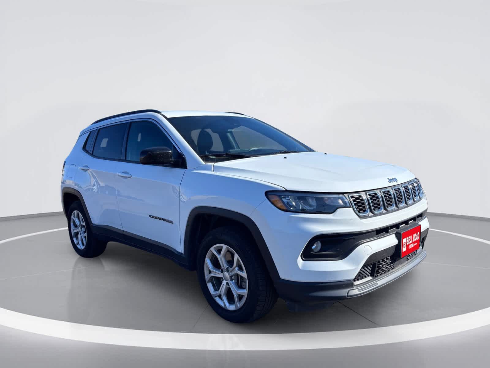 Used 2024 Jeep Compass Latitude AWD/4WD image 7