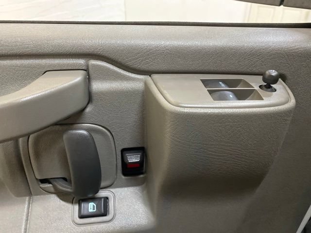 Used 2025 Chevrolet Express 3500 LT w/ LT Preferred Equipment Group RWD image 31