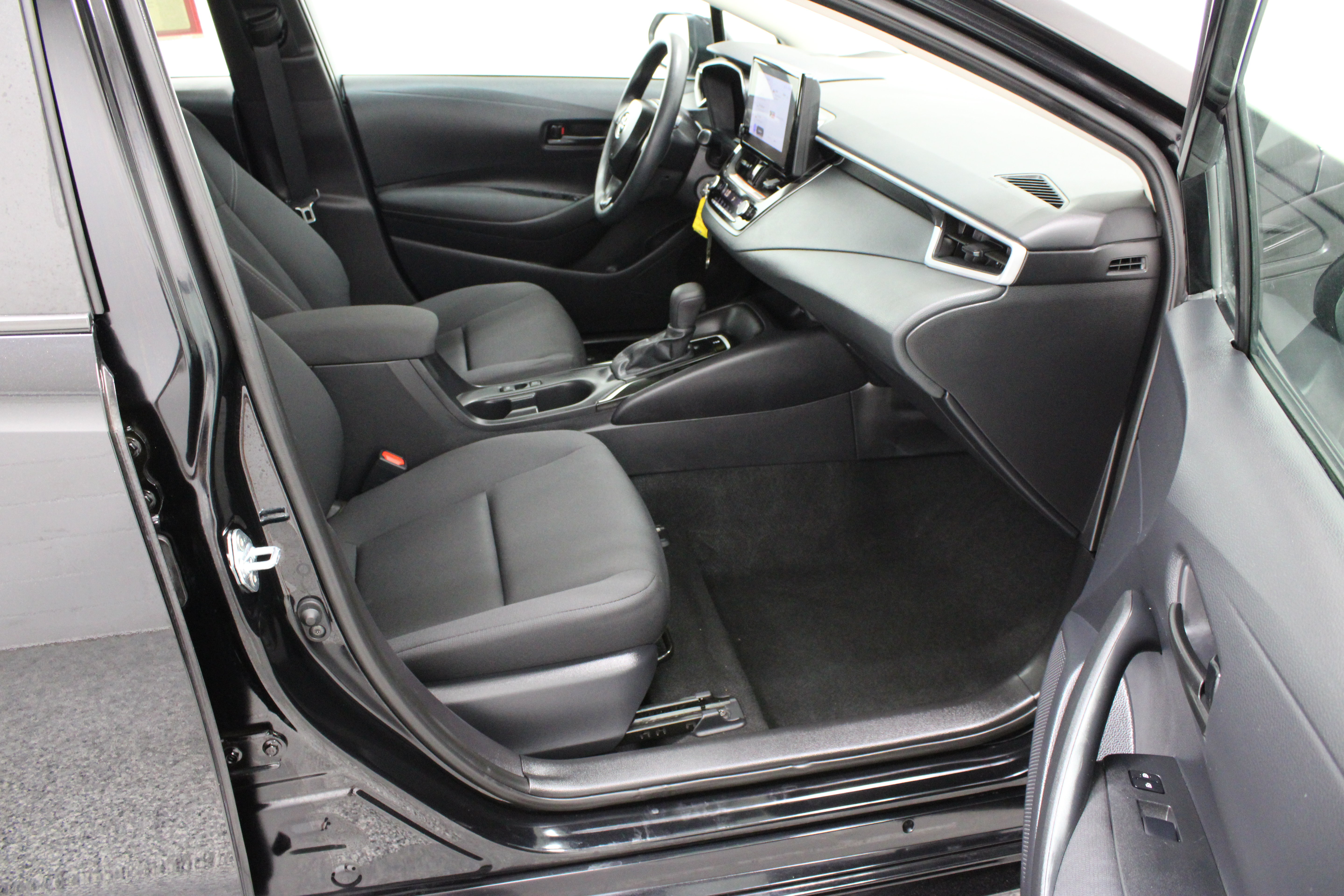 Certified 2026 Toyota Corolla LE FWD image 33