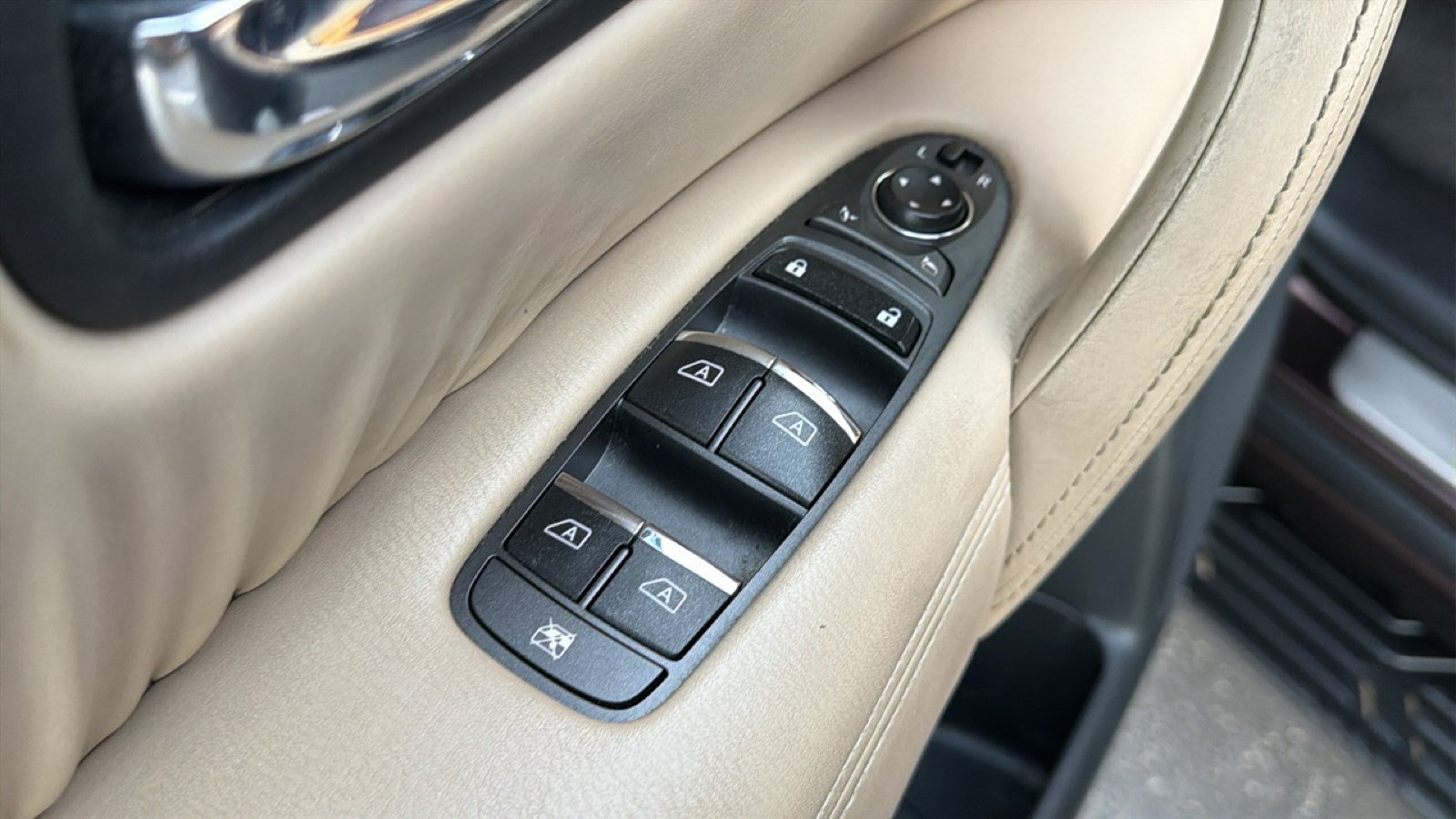 Used 2017 Nissan Armada SL RWD image 10