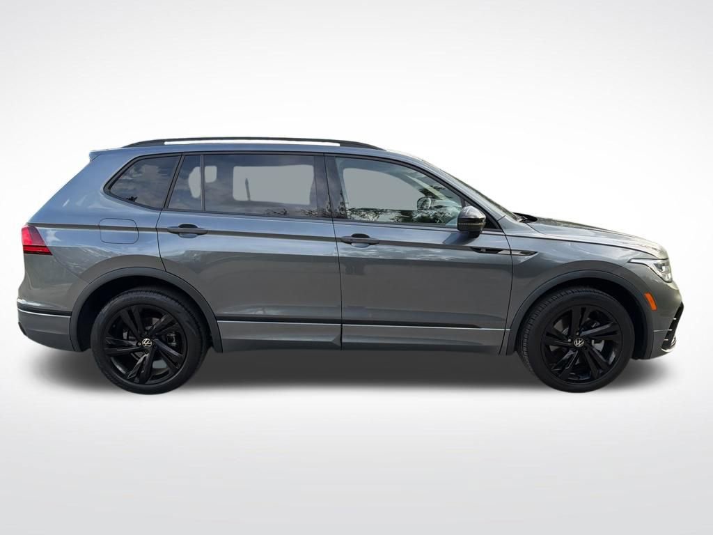 Used 2024 Volkswagen Tiguan SE R-Line image 4