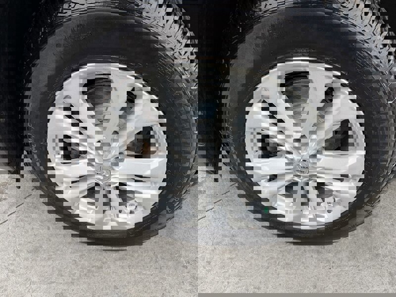 Used 2014 Nissan Rogue SV image 10