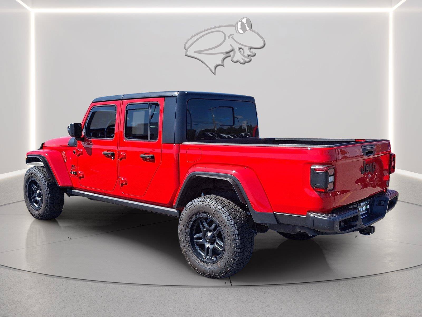 Used 2021 Jeep Gladiator Sport AWD/4WD image 3