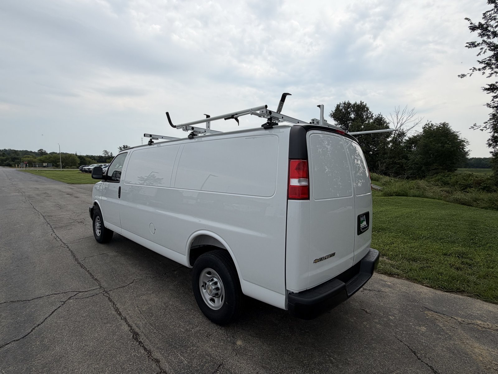 New 2026 Chevrolet Express 2500 Extended w/ Driver Convenience Package RWD image 4
