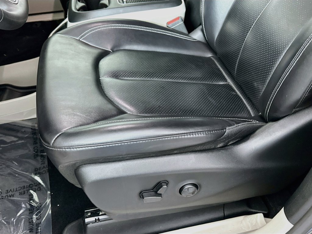 Certified 2023 Chrysler Pacifica Touring-L FWD image 29