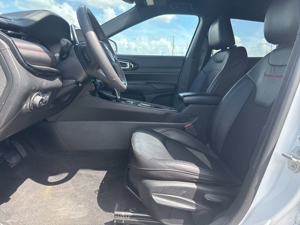 Used 2024 Jeep Compass Trailhawk image 6