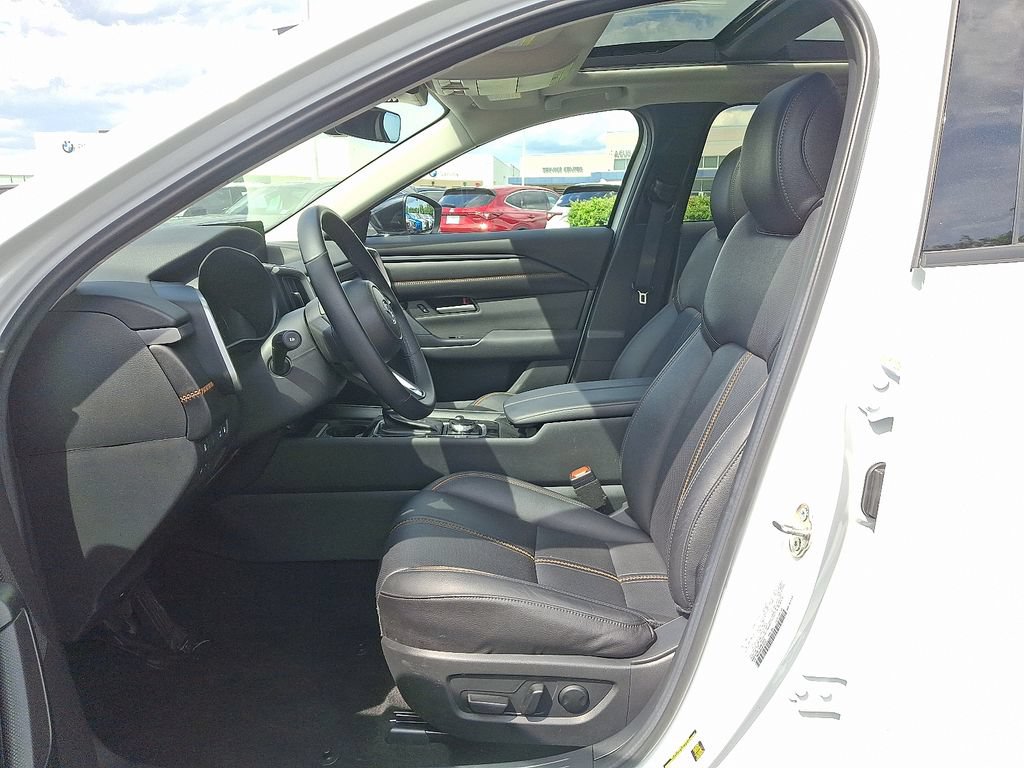 Used 2025 MAZDA CX-50 AWD 2.5 Hybrid w/ Premium Pkg image 14