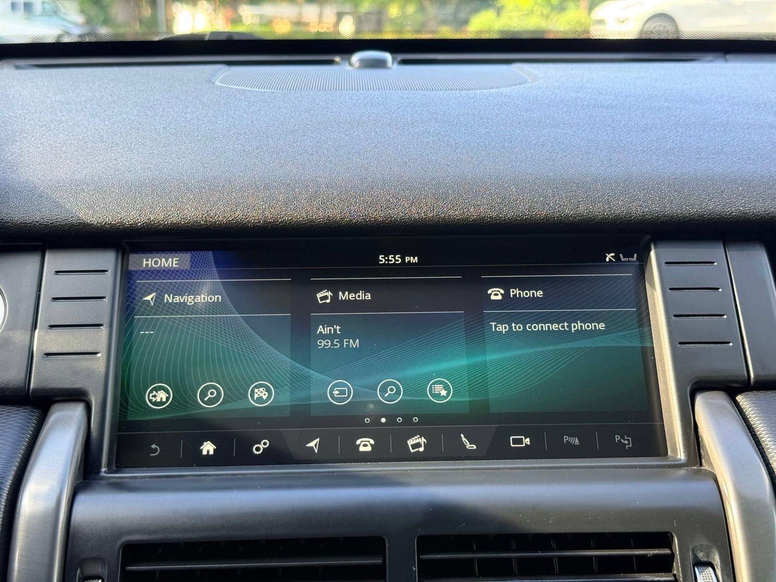 Used 2018 Land Rover Discovery Sport HSE Luxury AWD/4WD image 46