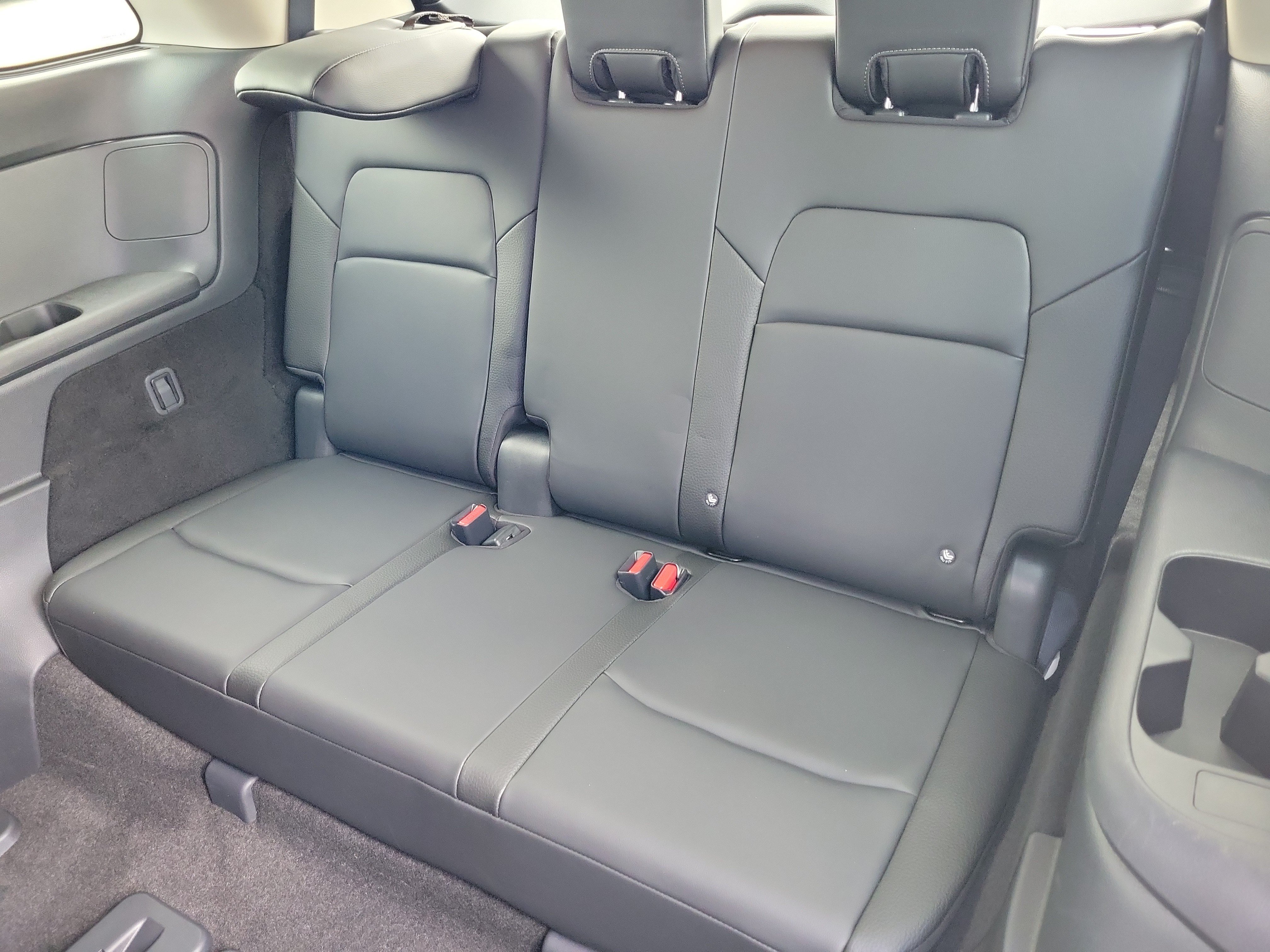 Certified 2025 Nissan Pathfinder SL w/ Black Appearance Package FWD image 16