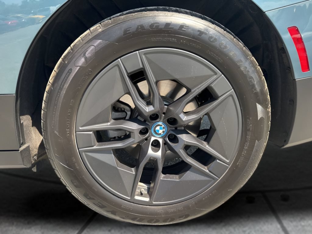 Used 2023 BMW iX xDrive50 w/ Convenience Package AWD/4WD image 30