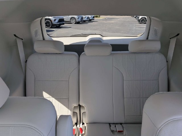 New 2027 Buick Enclave Avenir w/ LPO, Floor Liner Package AWD/4WD image 16