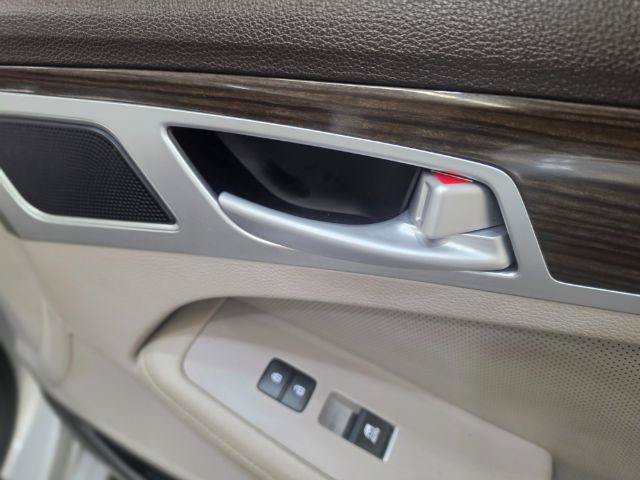 Used 2016 Hyundai Genesis 3.8 RWD image 30