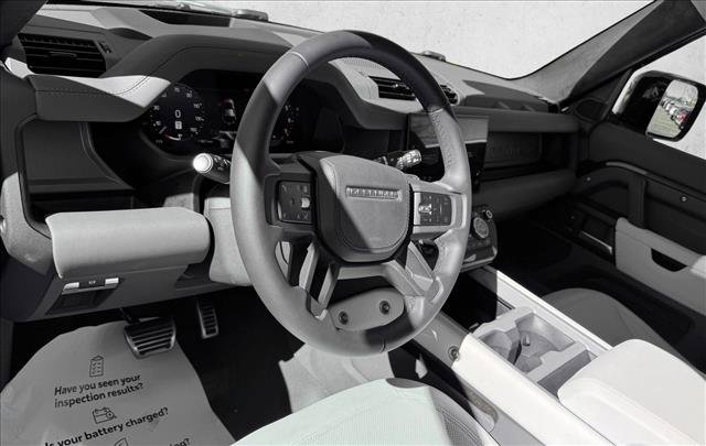 Used 2025 Land Rover Defender 110 V8 image 12