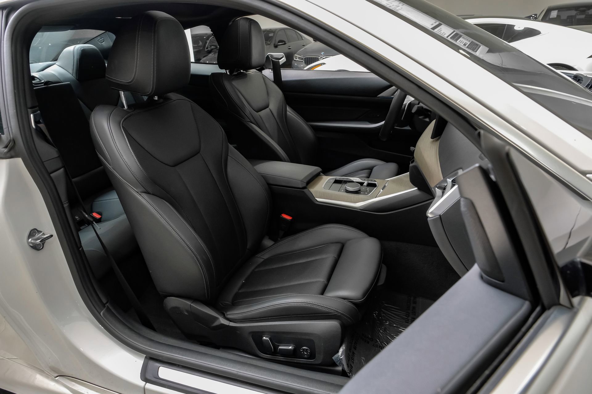 Used 2025 BMW 430i Coupe w/ Premium Package RWD image 35