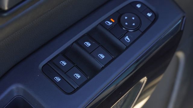 Used 2024 Nissan Pathfinder SV image 22