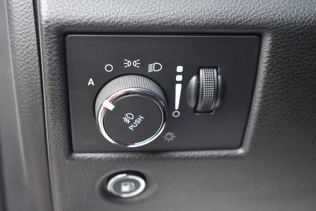 Used 2022 Jeep Grand Cherokee Laredo X AWD/4WD image 28