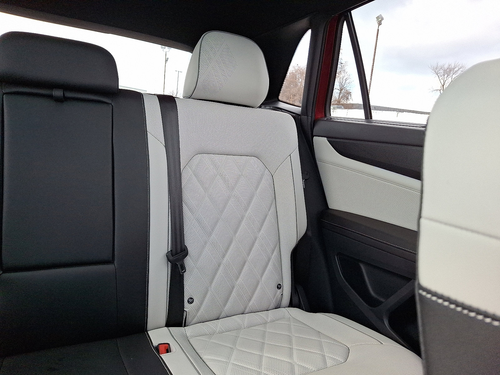 Used 2025 Volkswagen Atlas Cross Sport SEL Premium R-Line image 16