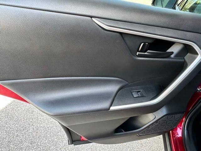 Used 2023 Toyota RAV4 LE FWD image 16