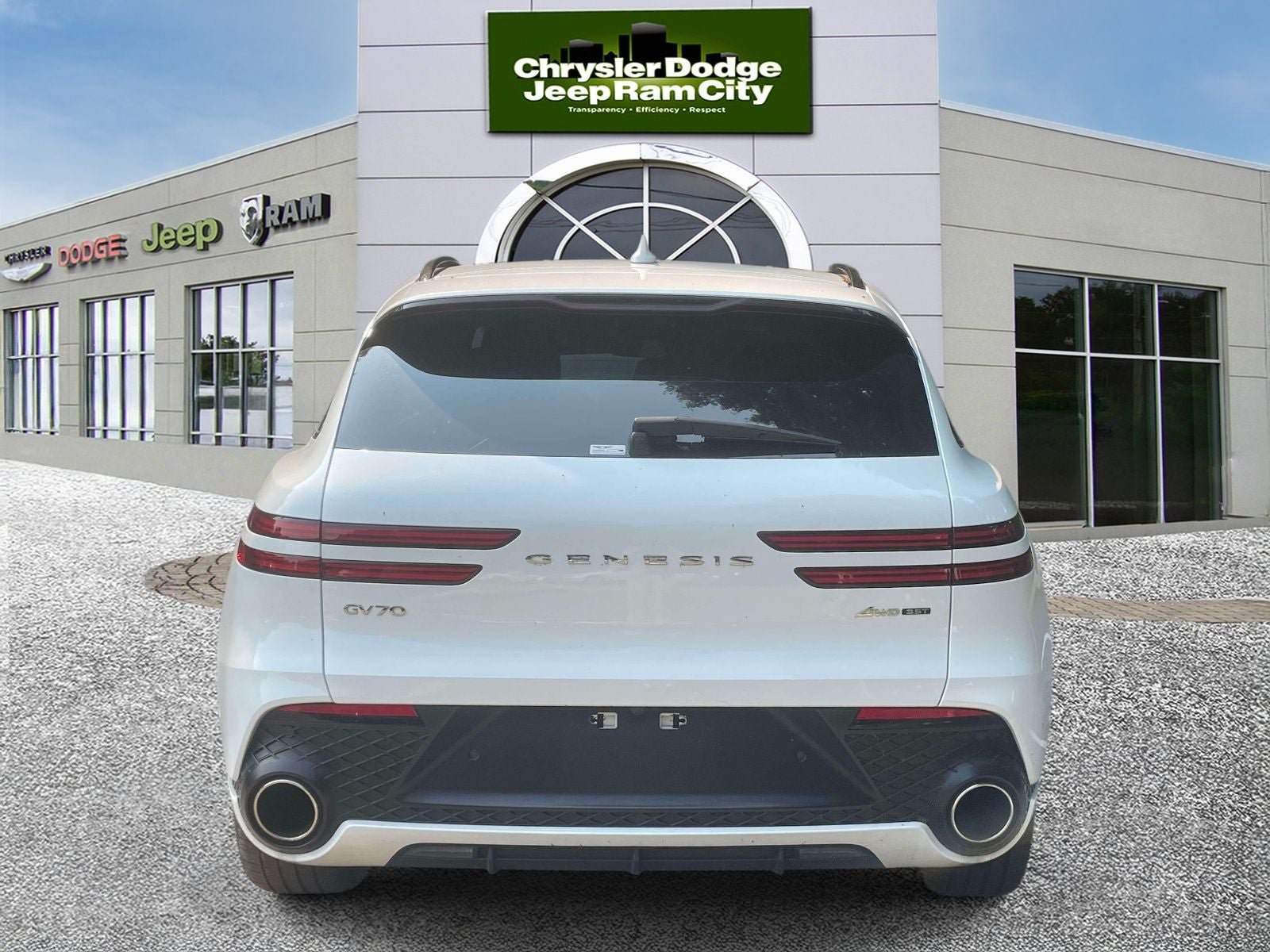 Used 2025 Genesis GV70 3.5T Sport w/ Sport Advanced Package AWD/4WD image 5